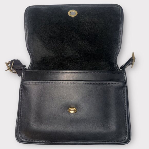 VTG Coach Pocket Bag 9875 Black Leather Brass Turnlock Shoulder Purse 1990 USA - Picture 10 of 12